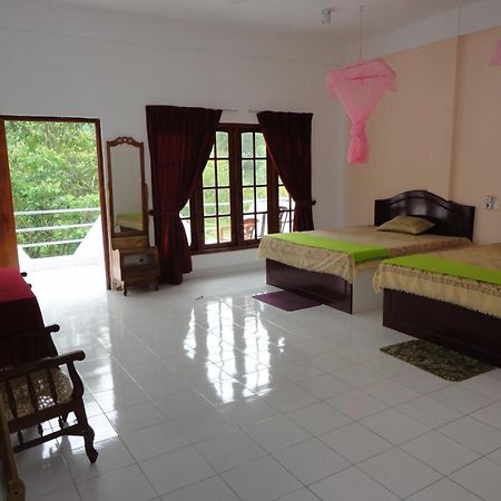 White Elephant Hotel Maskeliya Room photo