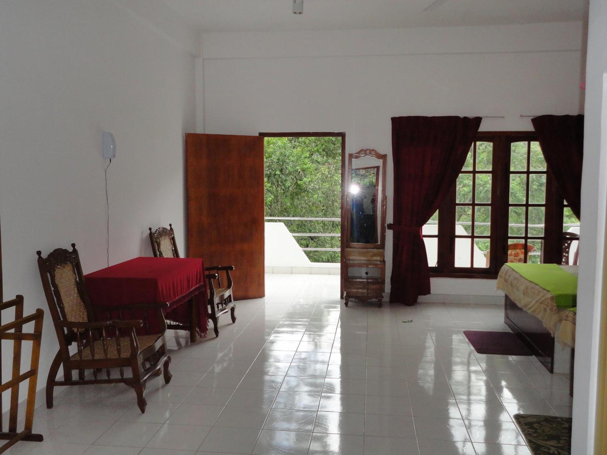 White Elephant Hotel Maskeliya Room photo